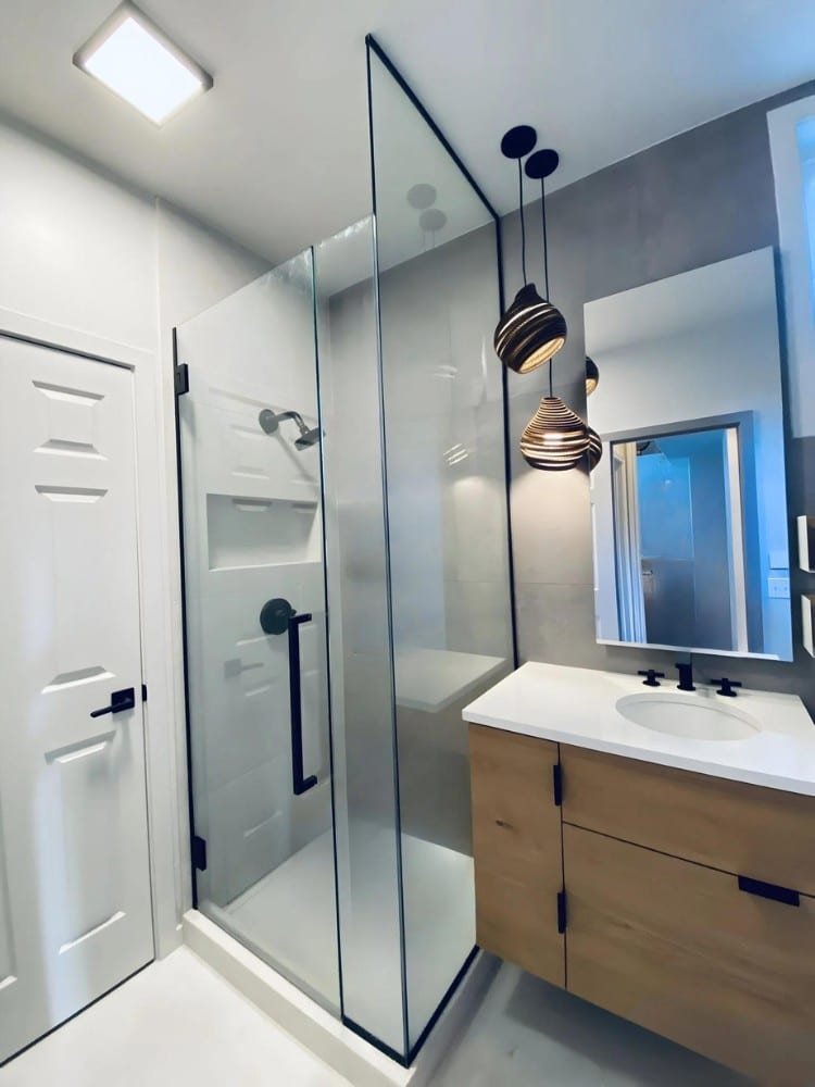 Top Shower Door Styles for Luxury Bathrooms in Seattle